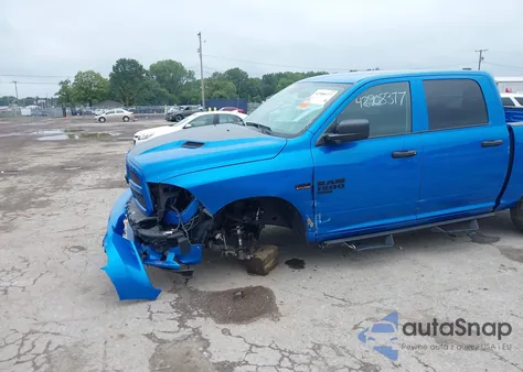 2019 Ram 1500 Classic Express 4X4 5'7 Box z USA, uszkodzony, nr VIN 1C6RR7KT9KS646780